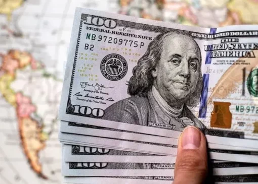 دلار آزاد در یک قدمی ۸۳ هزار تومانی شدن | بازار ارز بهم ریخت