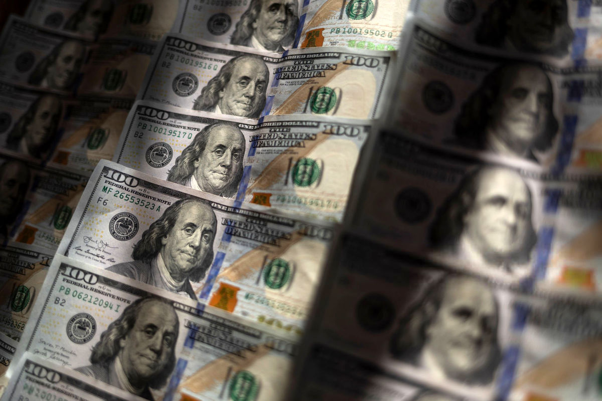 زنگ خطر برای دلار؛ ترامپ و سایه سقوط بر سر اسکناس سبز