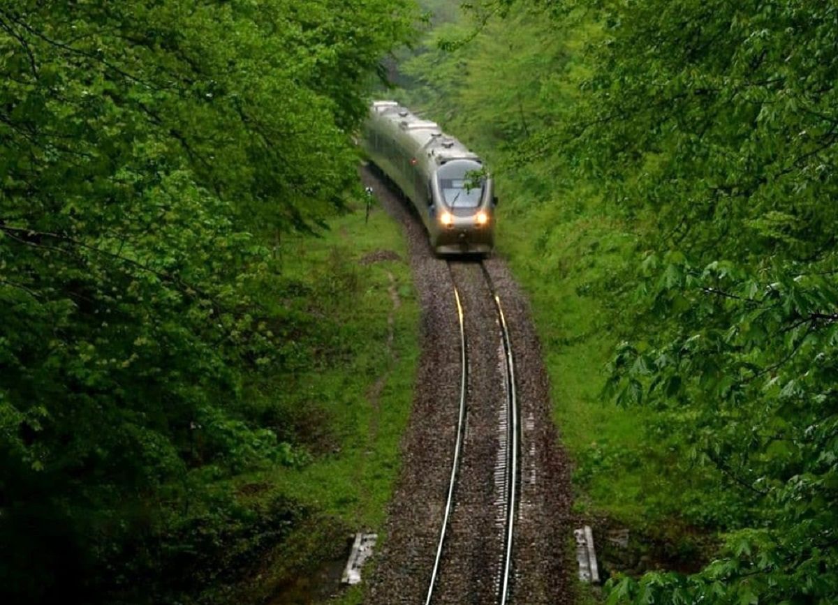 مسیر ریلی شمال برای تردد قطارها بازگشایی شد مسیر ریلی شمال برای تردد قطارها بازگشایی شد