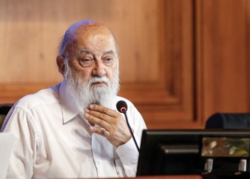 نصب دکل‌های مخابراتی نیاز به مجوز شهرداری داشت