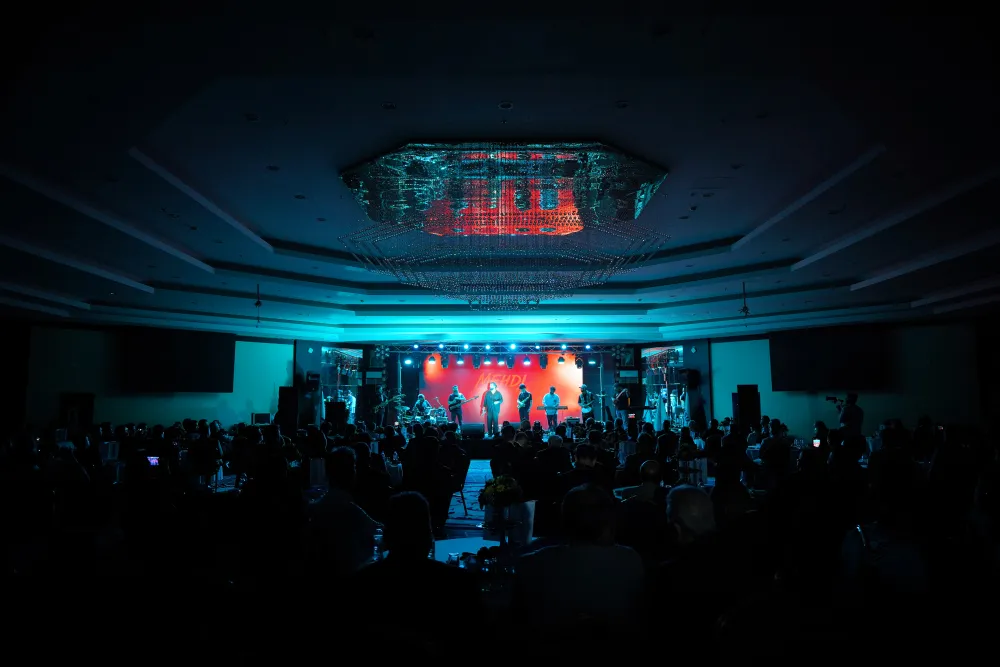 حضور مهمانان ویژه و برنامه‌های متنوع