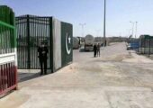زمین‌گیر شدن ۴۰۰ کامیون ایرانی در مرز میرجاوه / ماجرا چیست؟