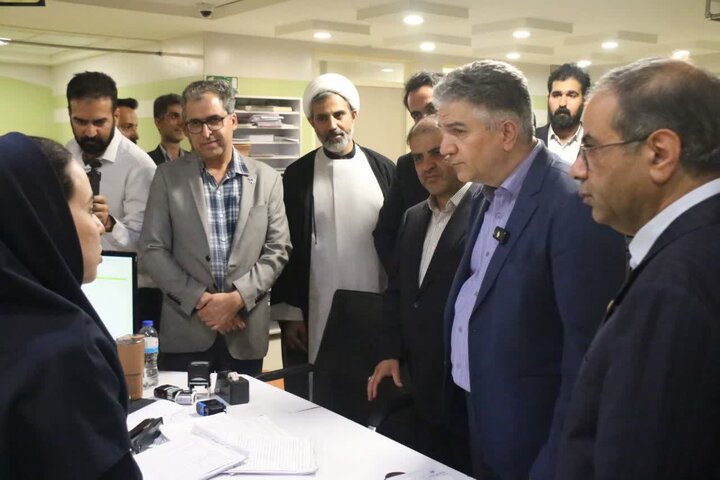 بازدید معاون درمان وزارت بهداشت از ظرفیتهای درمانی یزد بازدید معاون درمان وزارت بهداشت از ظرفیتهای درمانی یزد